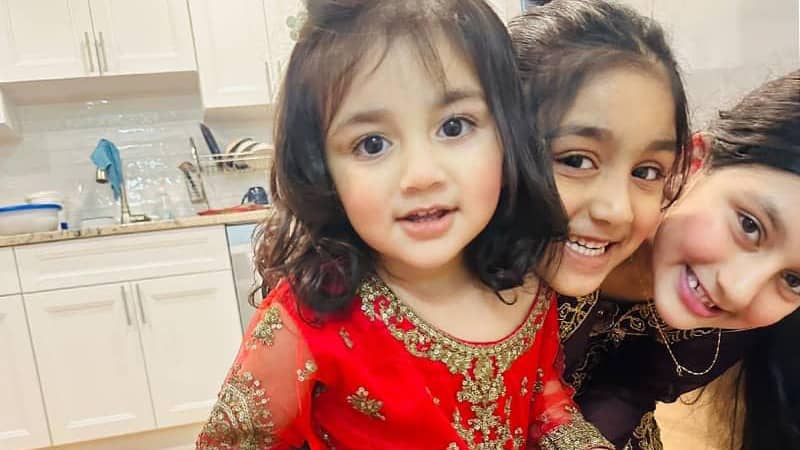 Parrizay and her sisters